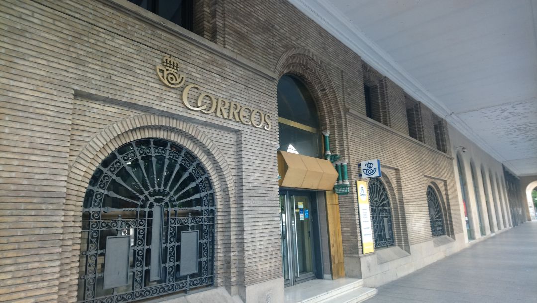 Oficina central de Correos en Zaragoza Oficina central de Correos en Zaragoza