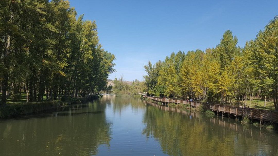 La pasarela de madera precintada del Soto Playa se abrirá esta semana La pasarela de madera precintada del Soto Playa se abrirá esta semana