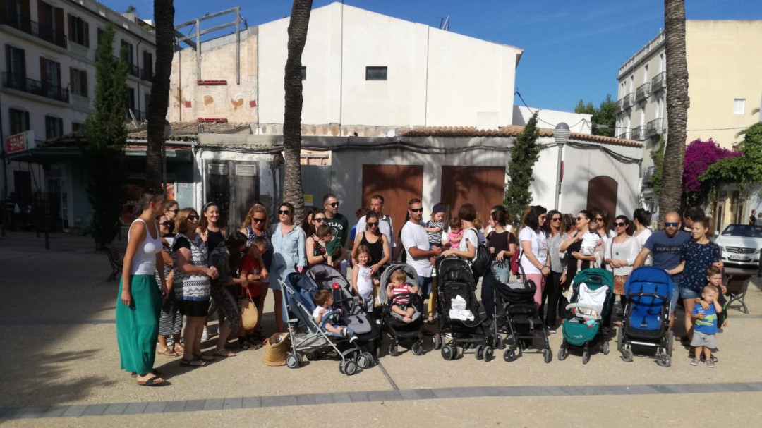 Las educadoras de 0 a 3 años se concentran para reclamar mejoras laborales