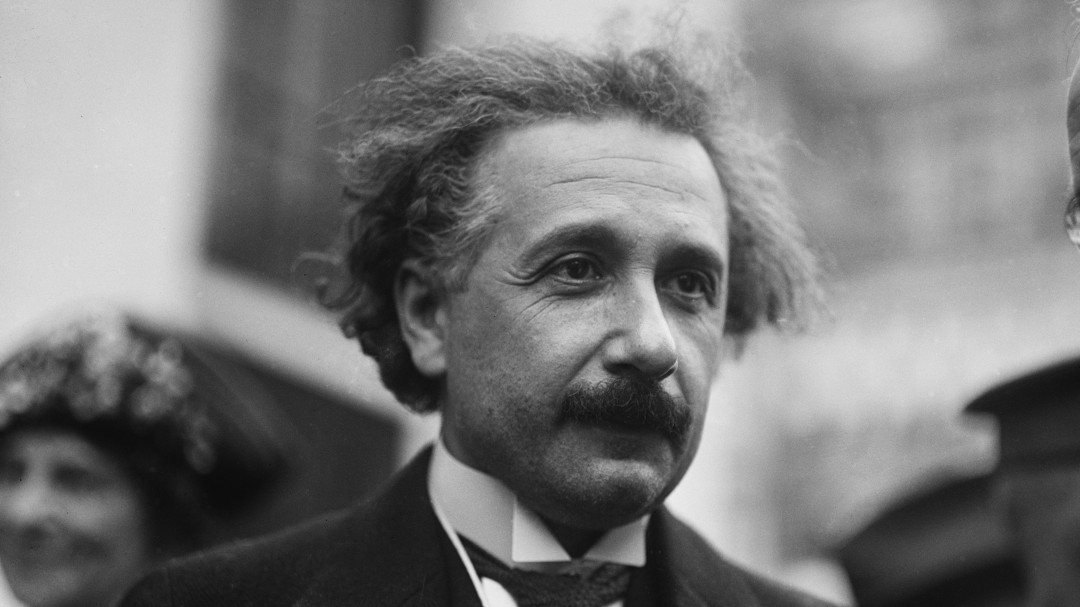 La entrevista inédita a Einstein en la que muestra su arrepentimiento por la bomba atómica