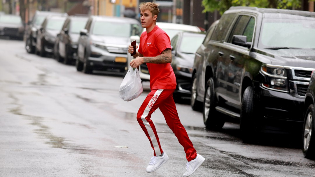 Justin Bieber reta a Tom Cruise a un combate de artes marciales mixtas