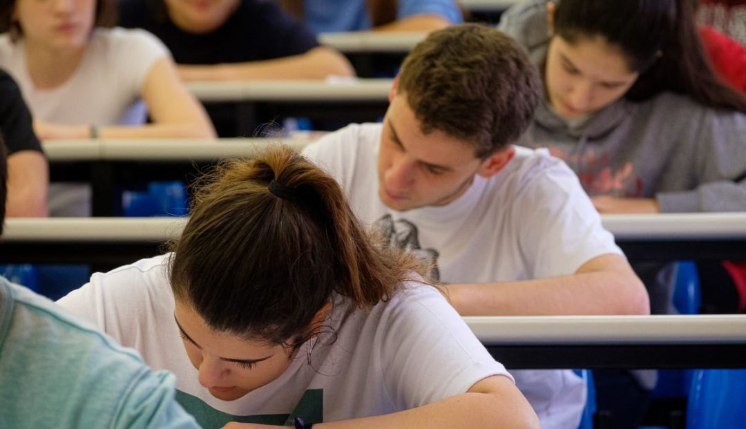 Los estudiantes de la CREUP apoyan una Selectividad única para toda España "con criterios cuantitativos y objetivos" Los estudiantes de la CREUP apoyan una Selectividad única para toda España "con criterios cuantitativos y objetivos"