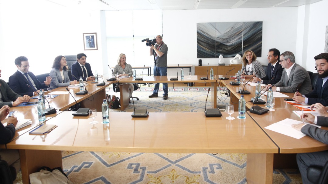 PP, Cs y Vox pactan el reparto de la mayoría de la Mesa de la Asamblea