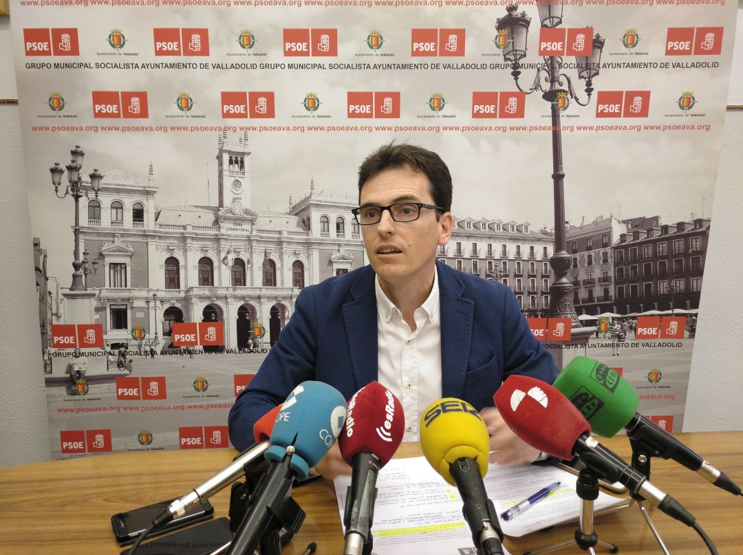 Pedro Herrero durante una comparecencia en el Grupo Socialista Pedro Herrero durante una comparecencia en el Grupo Socialista