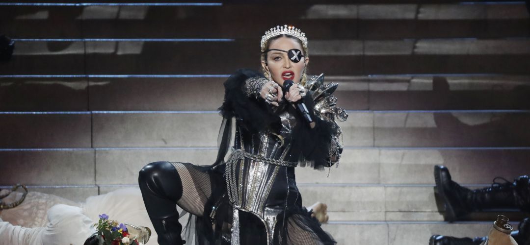 Madonna regresa a las tiendas de discos tras la polémica actuación en Eurovisión Madonna regresa a las tiendas de discos tras la polémica actuación en Eurovisión