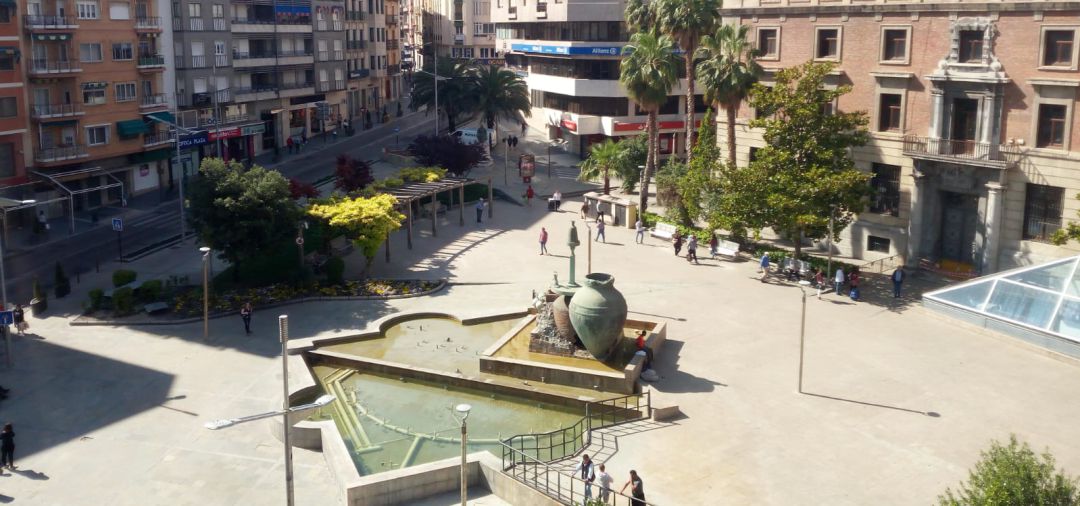 Fuente de la Plaza de la Constitución de Jaén. Fuente de la Plaza de la Constitución de Jaén.