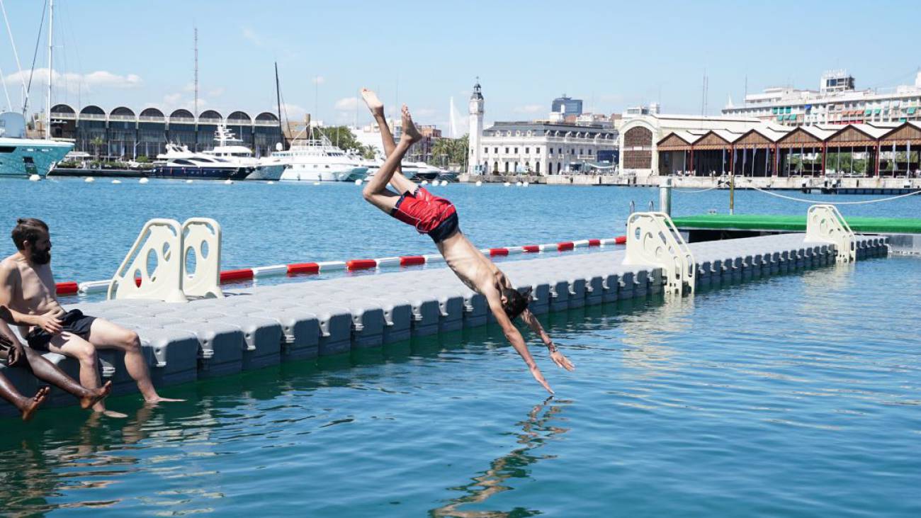 Abierta Ya La Piscina Natural En El Puerto Con Un Aforo De 400 Personas Radio Valencia Cadena Ser