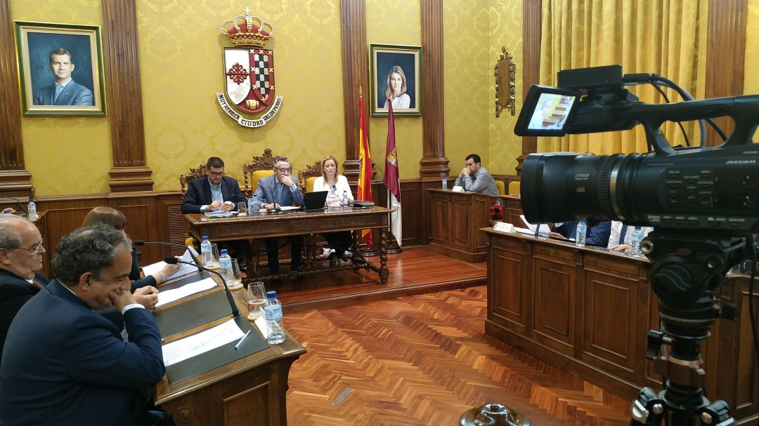 Imagen de archivo de uno de los plenos municipales de esta localidad Imagen de archivo de uno de los plenos municipales de esta localidad