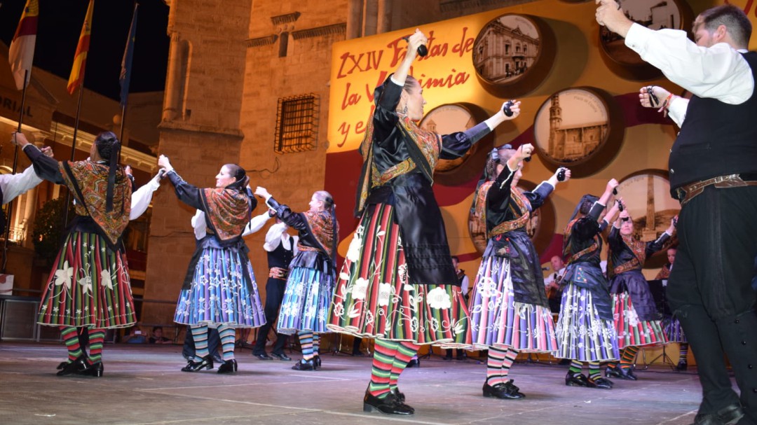 Valdepeñas, a por el récord de gente bailando jotas