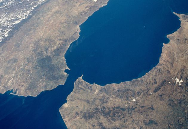 El estrecho de Gibraltar, desde el espacio. El estrecho de Gibraltar, desde el espacio.