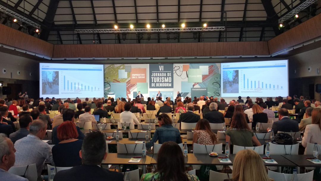 Empresarios alertan de la desaceleración del 'sol y playa' y piden adaptarse a la nueva demanda Empresarios alertan de la desaceleración del 'sol y playa' y piden adaptarse a la nueva demanda