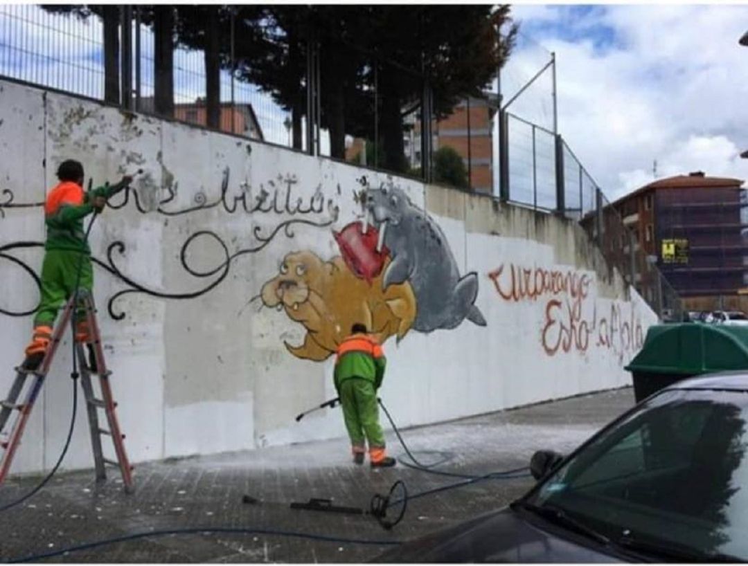 El Ayuntamiento borra el mural de Zurbaran pensando que era un grafiti El Ayuntamiento borra el mural de Zurbaran pensando que era un grafiti