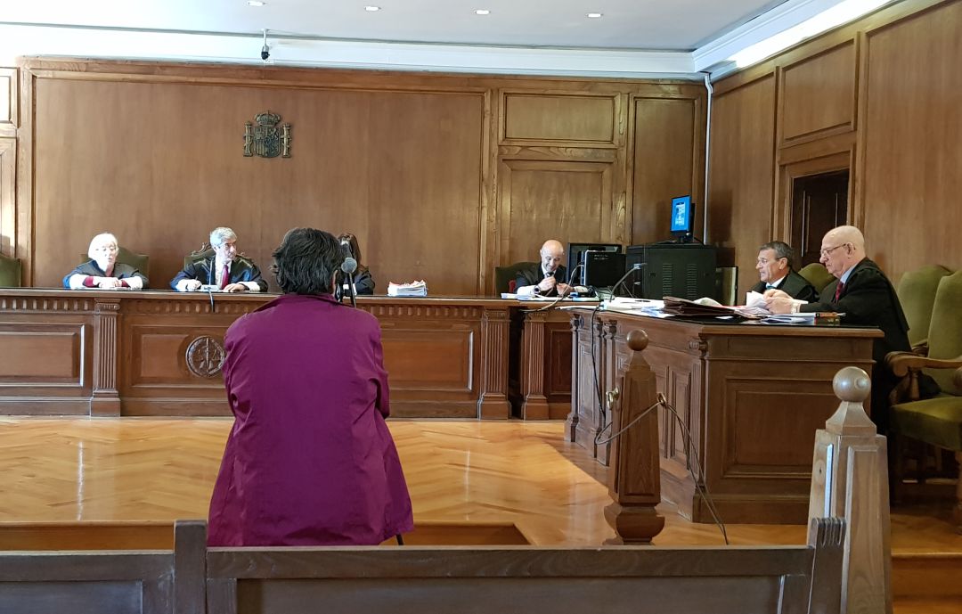 Acepta dos años de prisión por cobrar durante 20 años la pensión de su abuelo fallecido Acepta dos años de prisión por cobrar durante 20 años la pensión de su abuelo fallecido