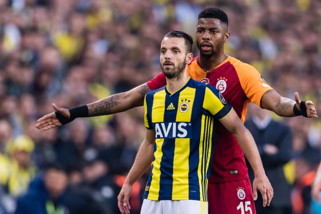 Roberto Soldado, en uno de sus enfrentamientos con el Galatasaray Roberto Soldado, en uno de sus enfrentamientos con el Galatasaray