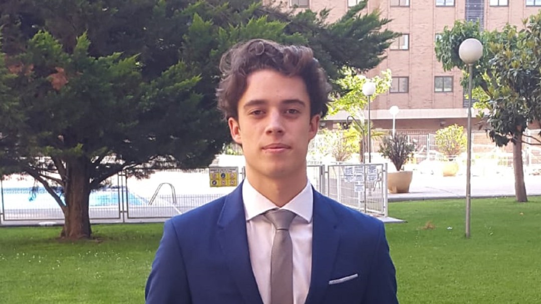 Gonzalo Crespo: "He tenido que estudiar mucho en autobuses viajando con mi equipo de waterpolo"