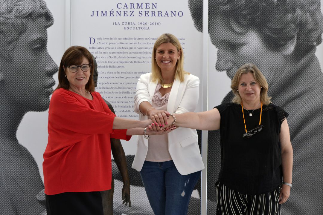 Inmaculada Hernández (centro), candidata del PP a la alcaldía de La Zubia (Granada), junto a sus próximas dos tenientes de alcaldesa, Rosa Gamero
(Ganar La Zubia) y Gema González (Ciudadanos) Inmaculada Hernández (centro), candidata del PP a la alcaldía de La Zubia (Granada), junto a sus próximas dos tenientes de alcaldesa, Rosa Gamero
(Ganar La Zubia) y Gema González (Ciudadanos)