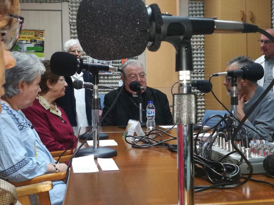 Radio Gurugú entrevista al Obispo de Palencia Radio Gurugú entrevista al Obispo de Palencia
