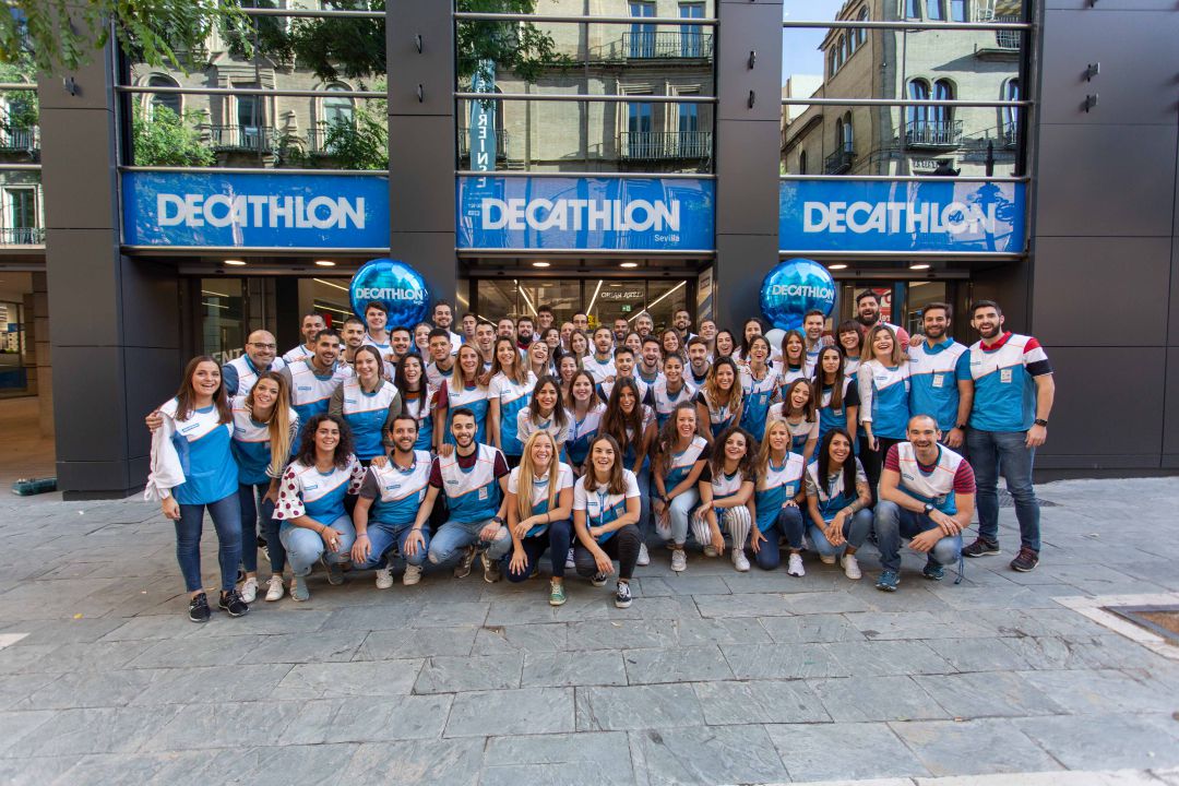 Abierto el primer Decathlon de gran formato en el centro de Sevilla Abierto el primer Decathlon de gran formato en el centro de Sevilla