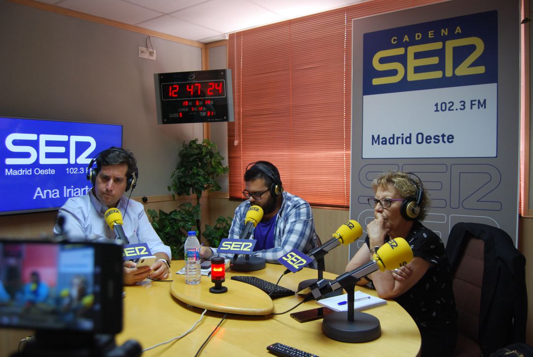 Los periodistas, de izquierda a derecha: Gustavo Muñana, Rubén Sánchez y Elisa Blanco Los periodistas, de izquierda a derecha: Gustavo Muñana, Rubén Sánchez y Elisa Blanco