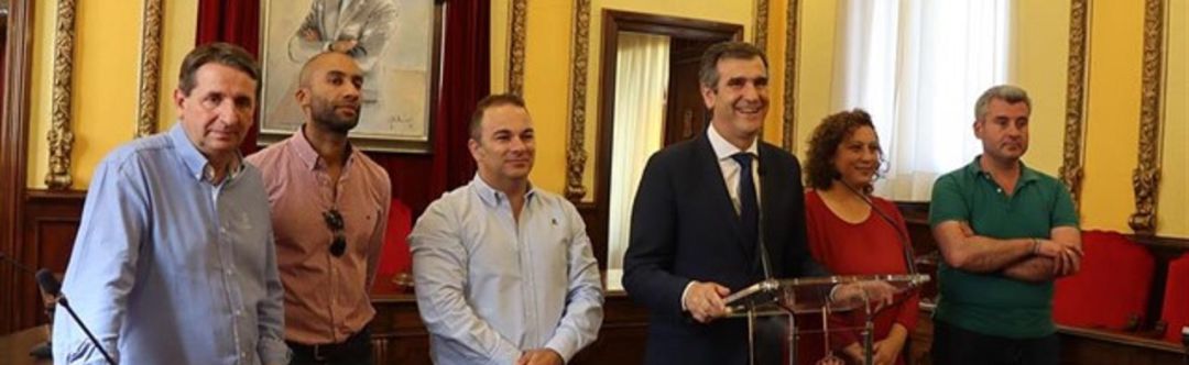 Antonio Román renuncia a su acta de concejal en Guadalajara Antonio Román renuncia a su acta de concejal en Guadalajara