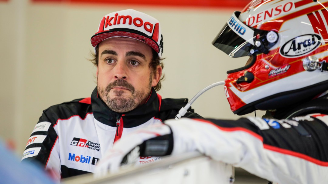 Alonso: "Tenemos un déficit en el motor impresionante, será difícil luchar por la victoria"