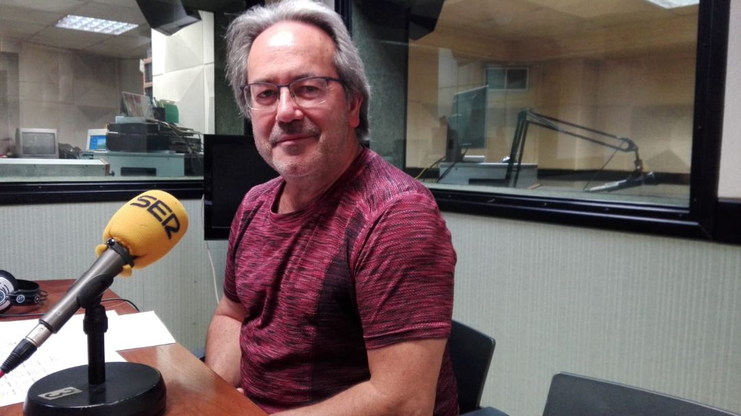 Francisco Guarido en los estudios de Radio Zamora Francisco Guarido en los estudios de Radio Zamora