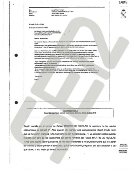 En este correo, Martín de Nicolás comunica a Piqué que han sido informados "muy confidencialmente" de que su oferta era "la mejor" En este correo, Martín de Nicolás comunica a Piqué que han sido informados "muy confidencialmente" de que su oferta era "la mejor"
