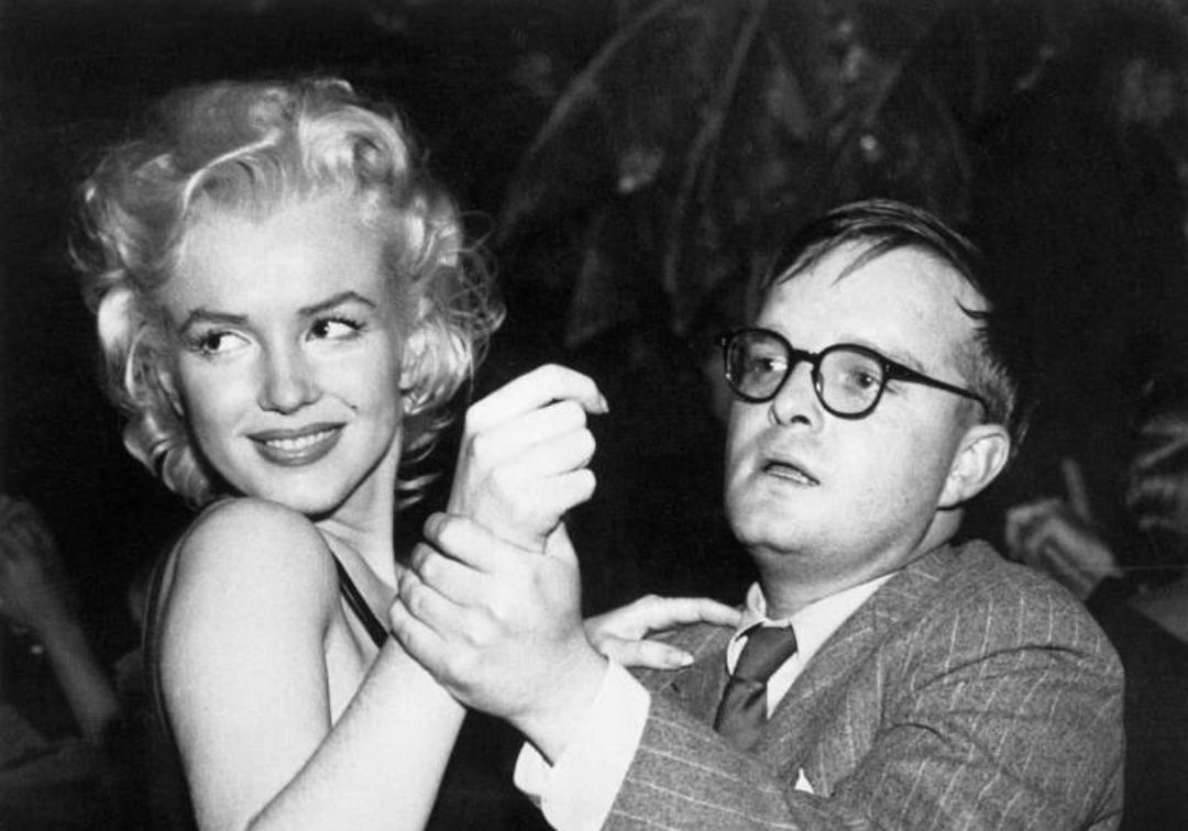 Marilyn Monroe y Truman Capote bailan en el Morocco de Nueva York en 1955. Marilyn Monroe y Truman Capote bailan en el Morocco de Nueva York en 1955.