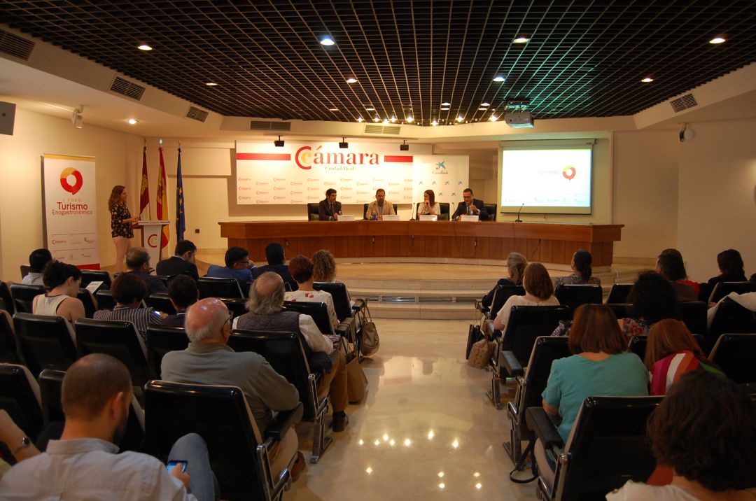 Objetivo: convertir Ciudad Real en un destino de referencia del turismo enogastronómico Objetivo: convertir Ciudad Real en un destino de referencia del turismo enogastronómico