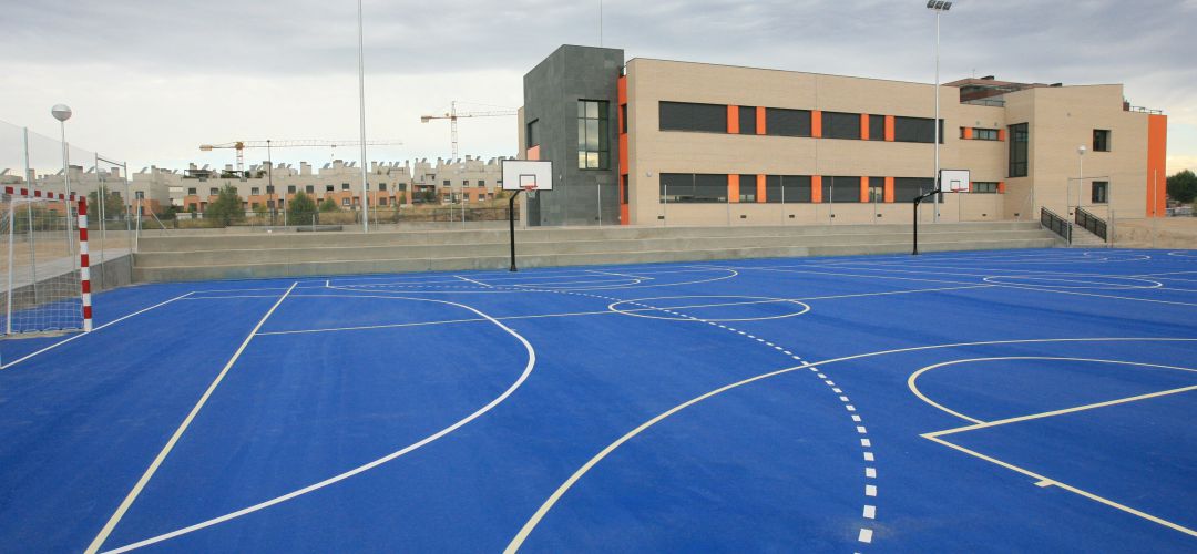 El centro abrió sus puertas en el curso 2017-2018 y cuenta con 6 aulas y otras 2 de apoyo El centro abrió sus puertas en el curso 2017-2018 y cuenta con 6 aulas y otras 2 de apoyo