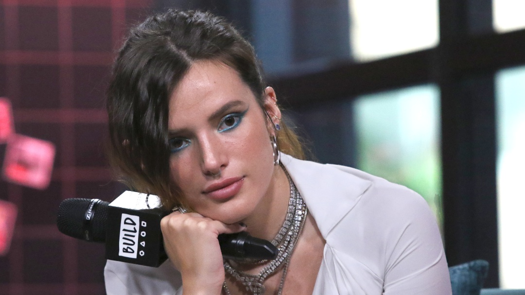 Bella Thorne comparte sus fotos más íntimas para acabar con el chantaje de un hacker