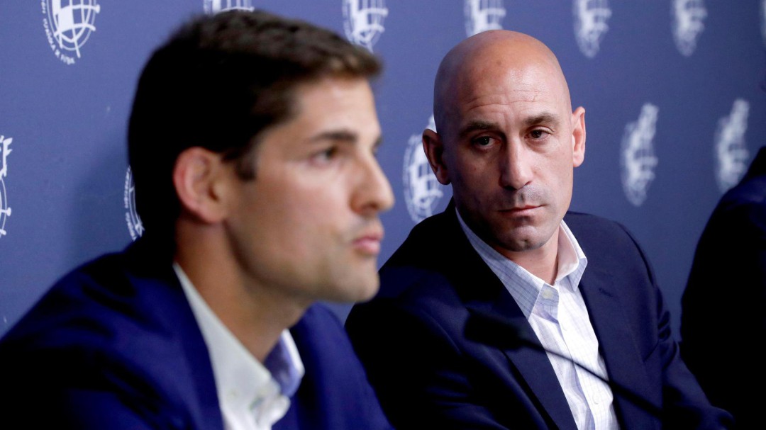 Luis Enrique deja la selección española y le sustituye Robert Moreno