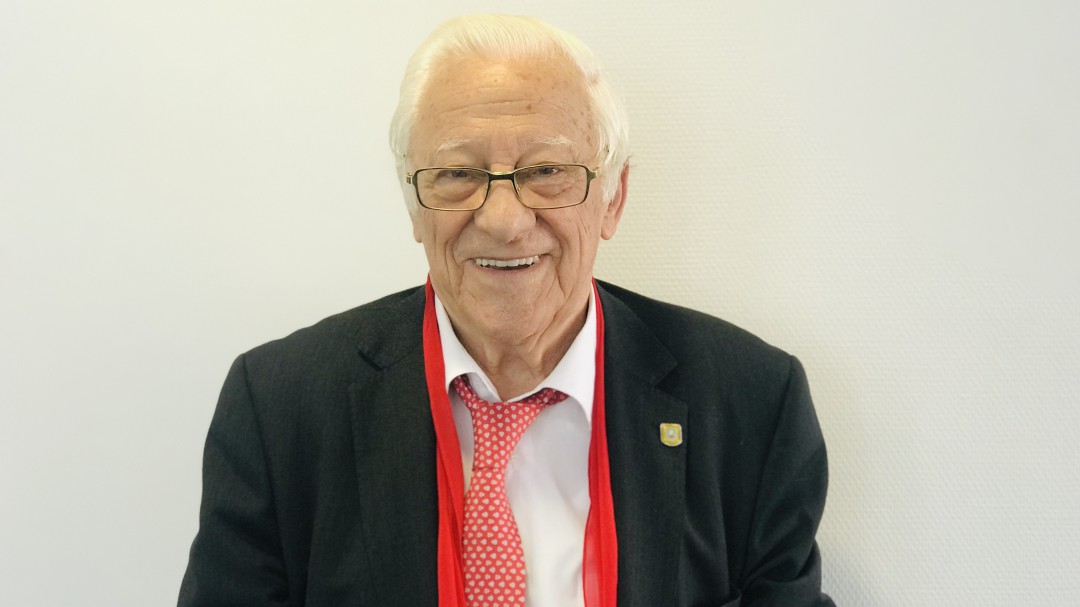 Padre Ángel: "La soledad es la peor enfermedad que puede tener esta sociedad. Se resuelve con querer"