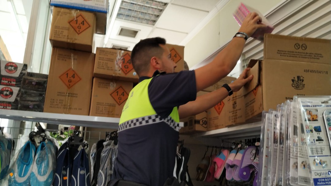 La Policía Local interviene en un día la mitad de petardos ilegales que en las pasadas Hogueras