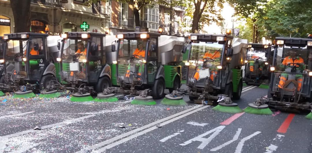 Desciende un 6 % el número de pintadas y de carteles que el Ayuntamiento limpia y retira Desciende un 6 % el número de pintadas y de carteles que el Ayuntamiento limpia y retira