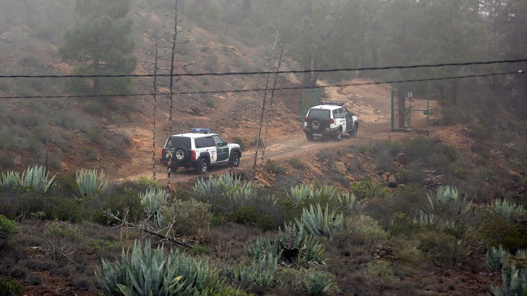 Efectivos de la Guardia Civil durante el operativo. Efectivos de la Guardia Civil durante el operativo.