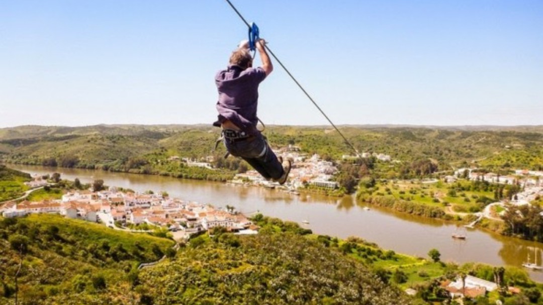En tirolina de España a Portugal