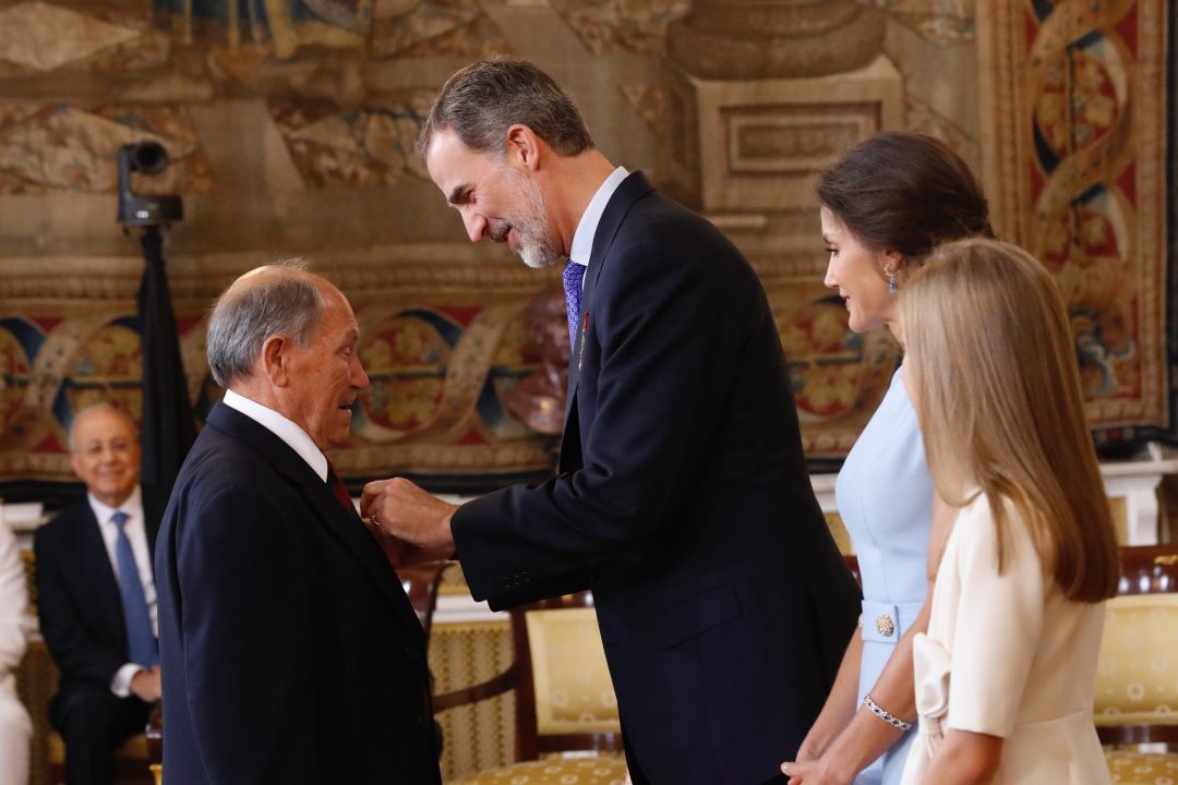 Dos murcianos, una maestra y un belenista, galardonados por el Rey Dos murcianos, una maestra y un belenista, galardonados por el Rey