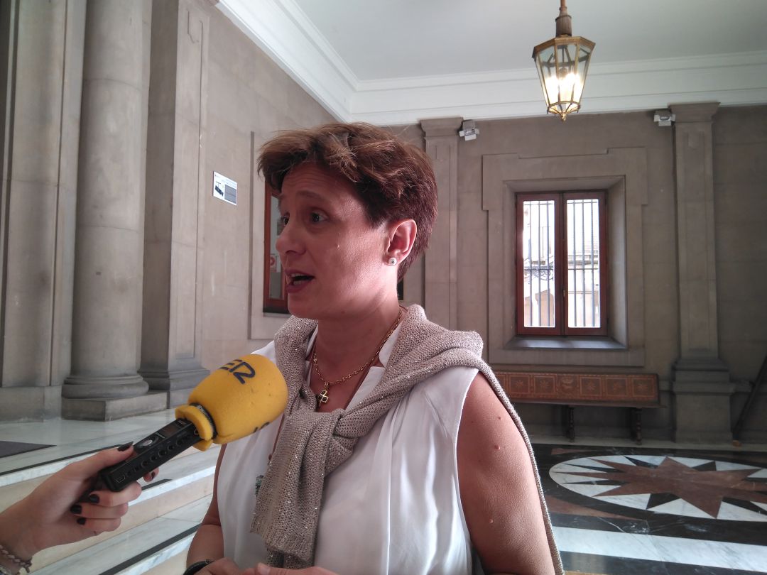 Ana Elizalde, primera teniente de alcalde, tras la primera junta del nuevo gobierno local del ayuntamiento de Pamplona. Ana Elizalde, primera teniente de alcalde, tras la primera junta del nuevo gobierno local del ayuntamiento de Pamplona.