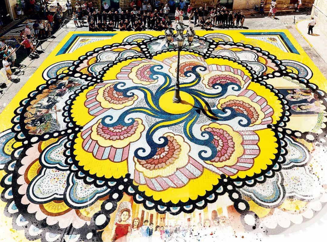 Más de 600 alfombristas llenarán de color Elche de la Sierra Más de 600 alfombristas llenarán de color Elche de la Sierra
