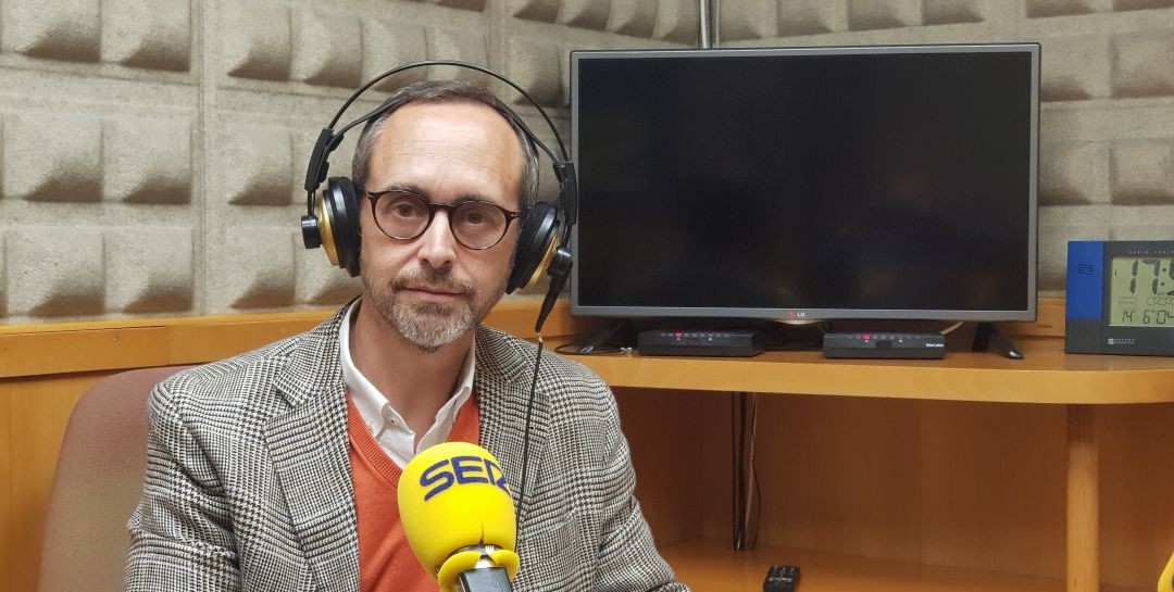 El profesor Blanco es nuestro experto en responsabilidad social El profesor Blanco es nuestro experto en responsabilidad social