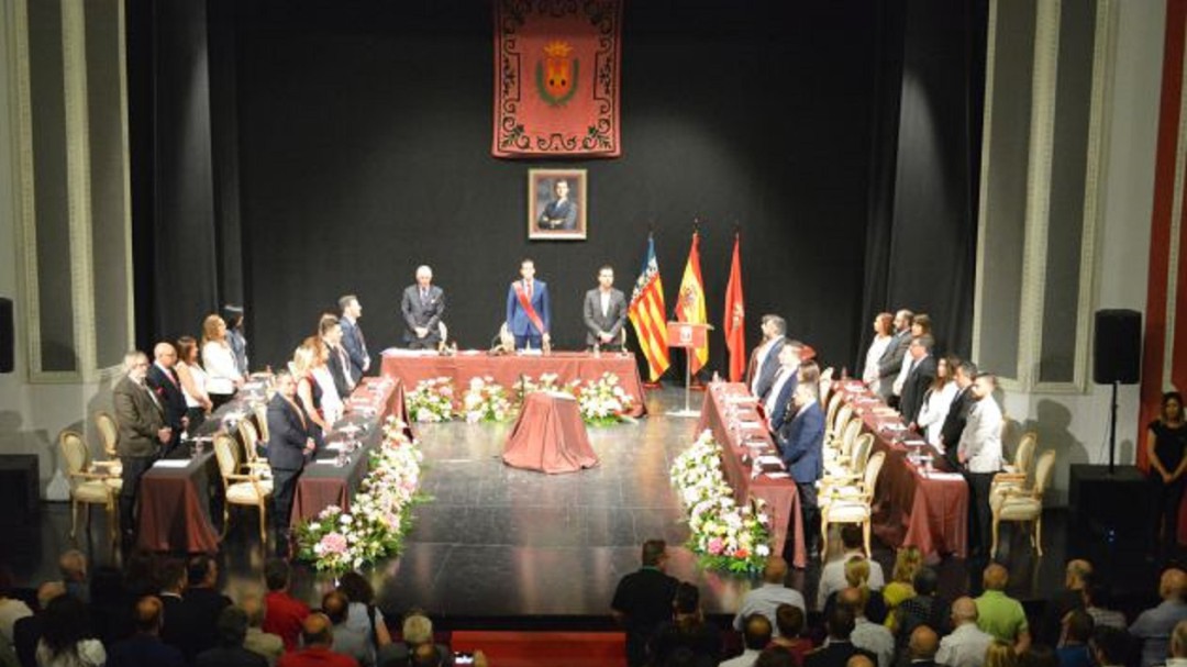 Los grupos municipales de Elda consensuan unas retribuciones con ligera subida