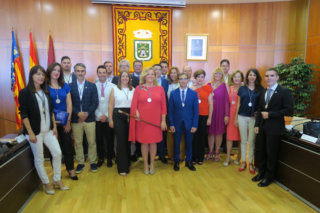 Nueva corporación del ayuntamiento de Calp, tras el acto de investidura. Nueva corporación del ayuntamiento de Calp, tras el acto de investidura.