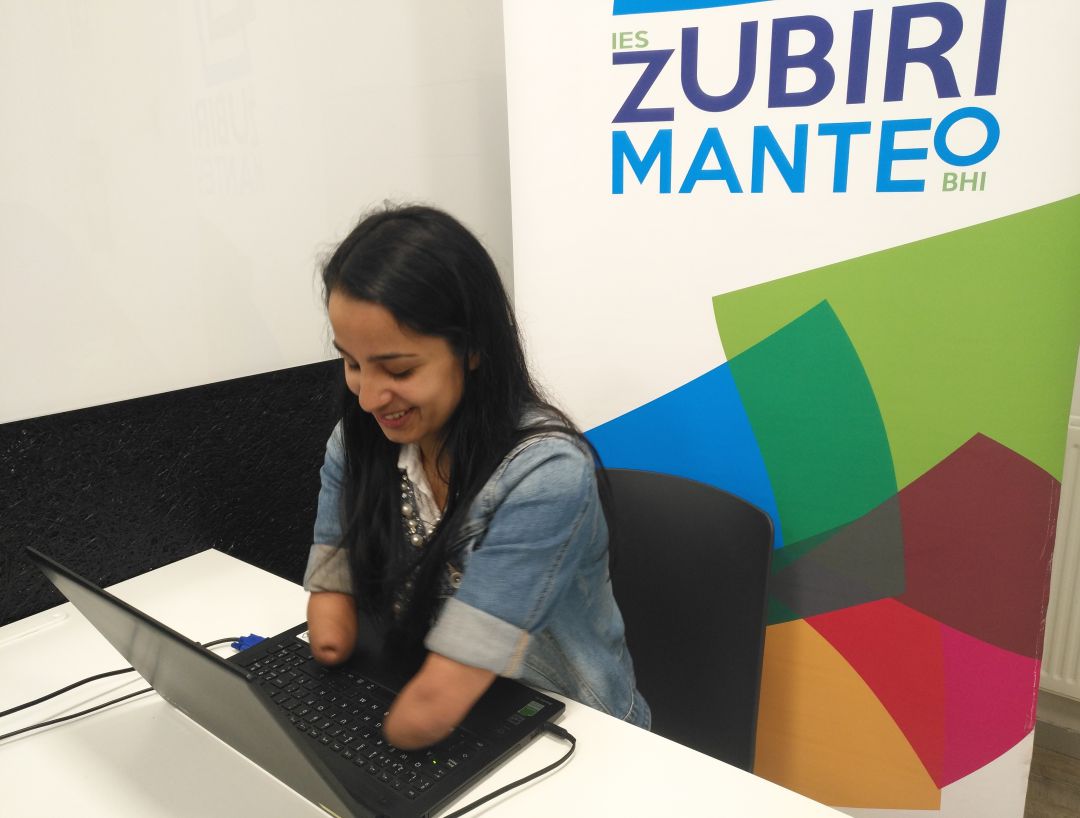 Unas manos para María Unas manos para María