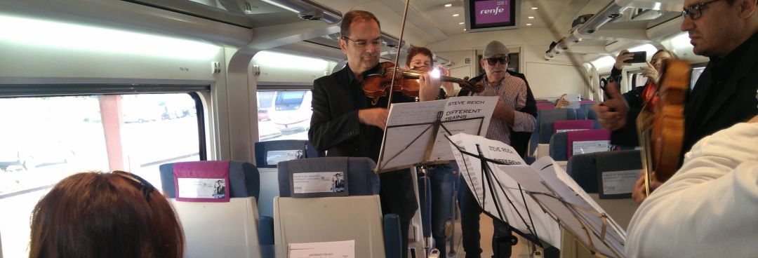 La OSG tocando en el tren en el Día de la Música La OSG tocando en el tren en el Día de la Música