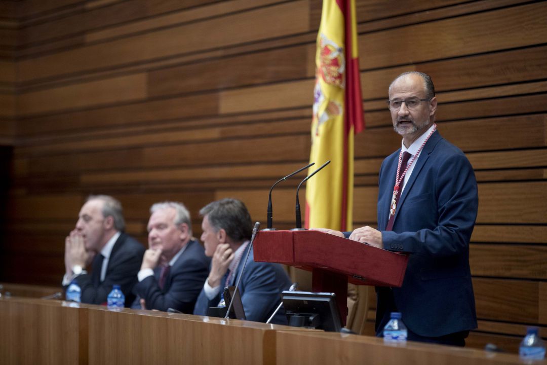 Luis Fuentes durante su primer discurso como presidente de las Cortes Luis Fuentes durante su primer discurso como presidente de las Cortes