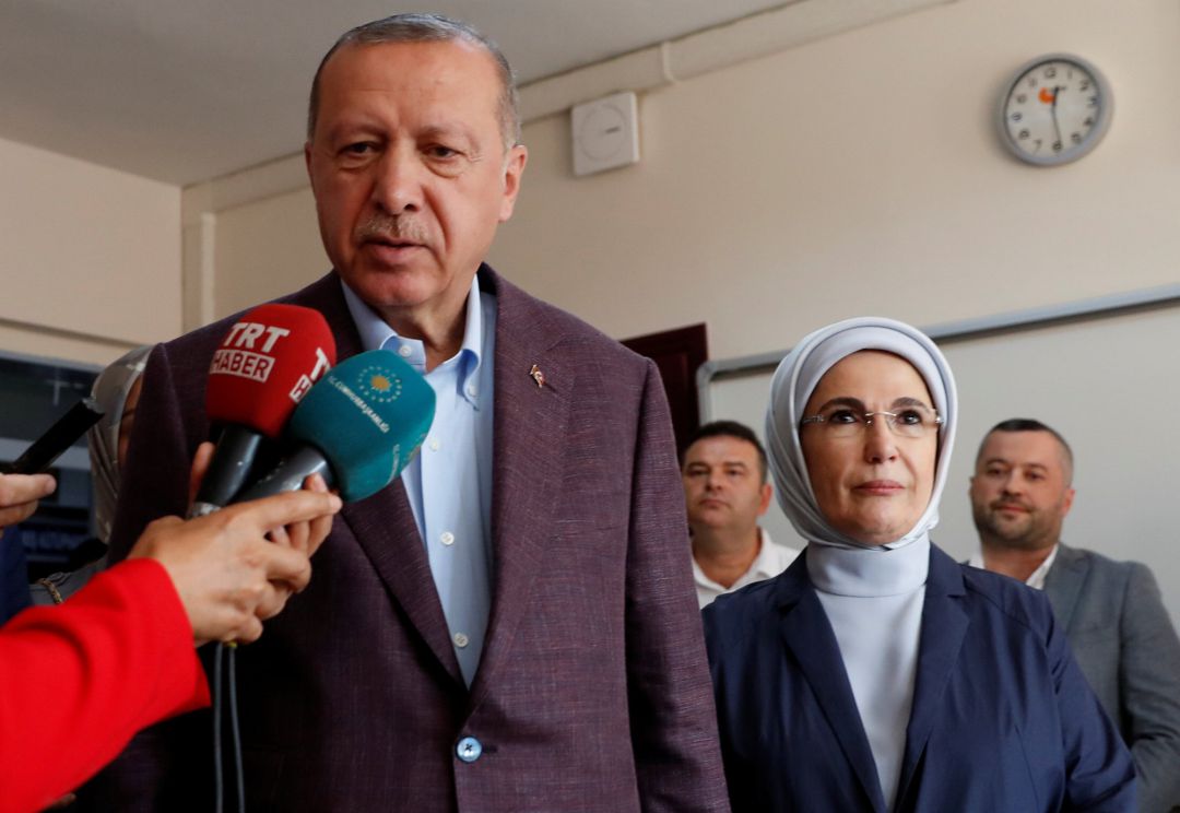 El presidente Erdogan hablando para los medios en el día de las elecciones en Estambul. El presidente Erdogan hablando para los medios en el día de las elecciones en Estambul.