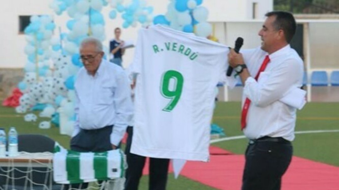 Rafa Verdú recibe "muy emocionado" el homenaje de Coripe