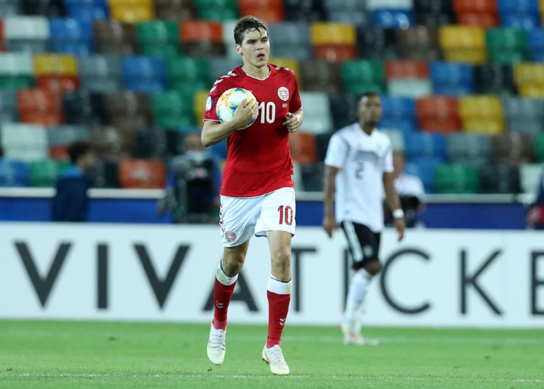 Robert Skov tras marcar un gol con Dinamarca a Alemania en el Europeo sub-21 que se disputa este mes de junio en Italia y San Marino. Robert Skov tras marcar un gol con Dinamarca a Alemania en el Europeo sub-21 que se disputa este mes de junio en Italia y San Marino.