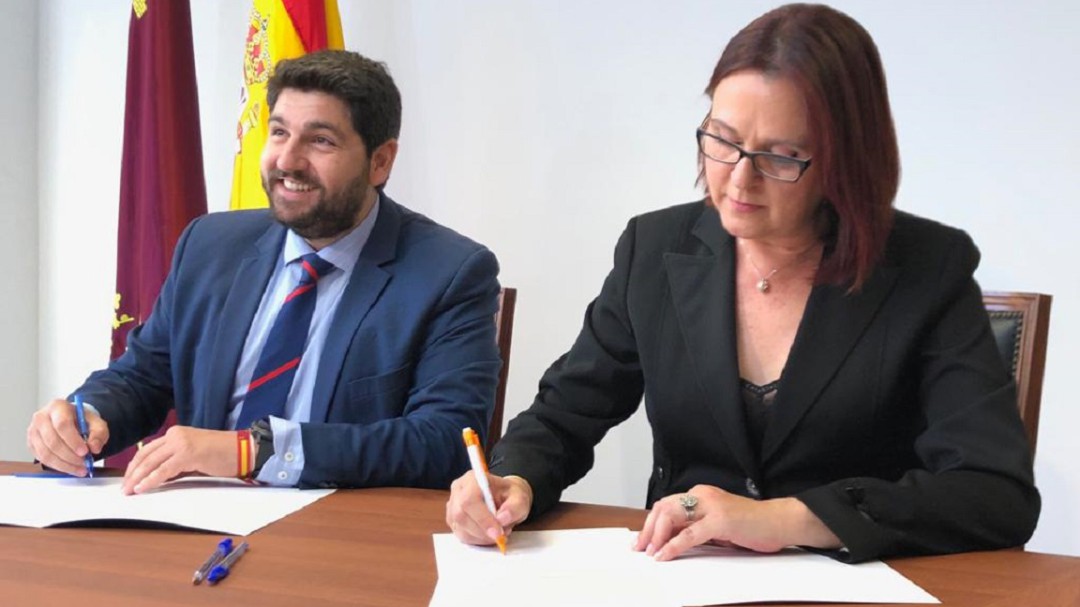 PP y Ciudadanos firman el acuerdo de gobernabilidad